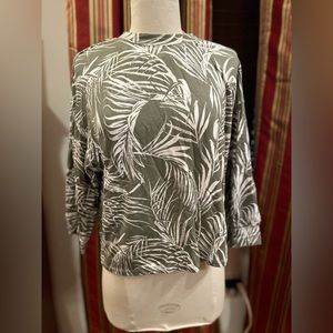 Rachel Zoe palm print super soft 3/4 sleeve knit top, M
